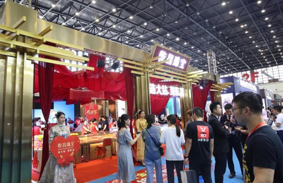乾昌珠寶亮相大河婚博會,受到逛展新人喜愛