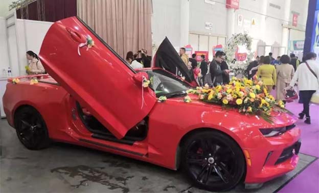 婚車品牌"京源租車"亮相武漢中國婚博會