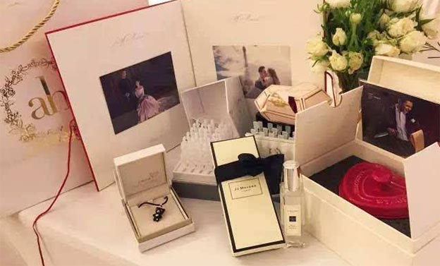 黃曉明和Angelababy的婚禮伴手禮